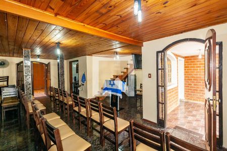 Casa à venda com 210m², 6 quartos e 3 vagasSala - Casa 2