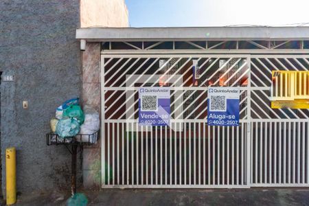 Casa à venda com 210m², 6 quartos e 3 vagasFachada - Placa Instalada