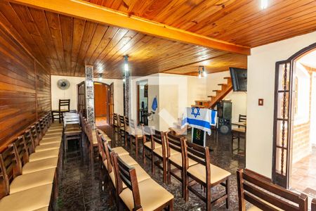 Casa à venda com 210m², 6 quartos e 3 vagasSala - Casa 2