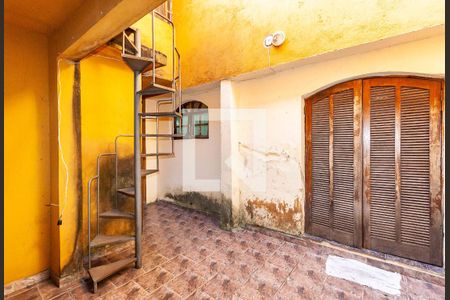 Casa à venda com 210m², 6 quartos e 3 vagasQuintal - Casa 2