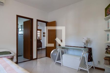 Casa de condomínio para alugar com 300m², 3 quartos e 2 vagasSuíte 2