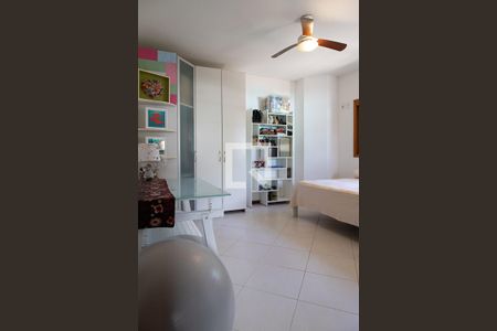 Casa de condomínio para alugar com 300m², 3 quartos e 2 vagasSuíte 2