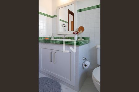 Casa de condomínio para alugar com 300m², 3 quartos e 2 vagasBanheiro da suíte 2