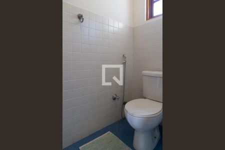 Casa de condomínio para alugar com 300m², 3 quartos e 2 vagasBanheiro da suíte 1