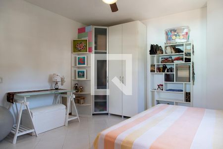 Casa de condomínio para alugar com 300m², 3 quartos e 2 vagasSuíte 2