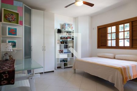 Casa de condomínio para alugar com 300m², 3 quartos e 2 vagasSuíte 2