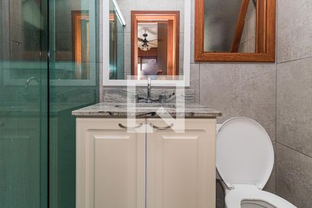 Banheiro da Suíte de apartamento para alugar com 2 quartos, 74m² em Vila Ipiranga, Porto Alegre