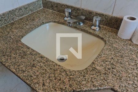 Casa à venda com 220m², 3 quartos e 2 vagasBanheiro