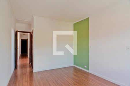 Casa à venda com 220m², 3 quartos e 2 vagasSuíte