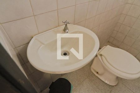 Casa à venda com 220m², 3 quartos e 2 vagasBanheiro de Serviço