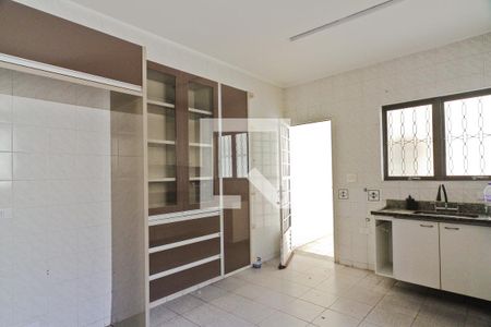 Casa à venda com 220m², 3 quartos e 2 vagasCozinha