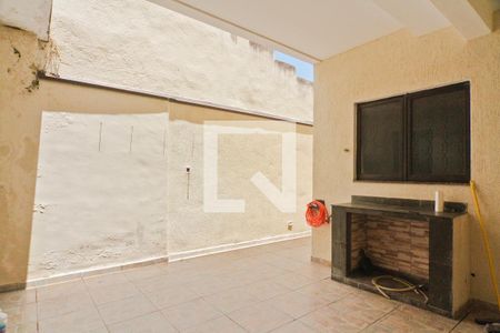 Casa à venda com 220m², 3 quartos e 2 vagasÁrea de Serviço