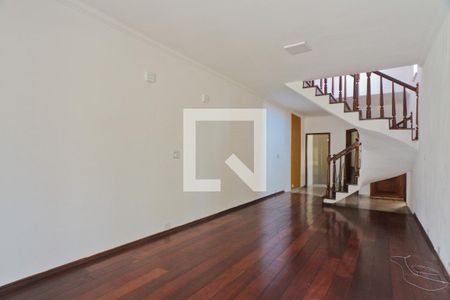 Sala de casa à venda com 3 quartos, 220m² em Parque Maria Domitila, São Paulo