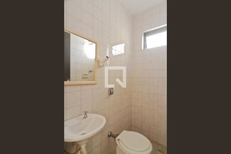 Casa à venda com 220m², 3 quartos e 2 vagasBanheiro de Serviço