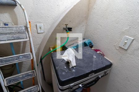 Casa para alugar com 80m², 2 quartos e 1 vagaÁrea de Serviço de Apoio