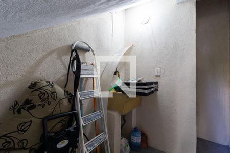 Casa para alugar com 80m², 2 quartos e 1 vagaÁrea de Serviço de Apoio