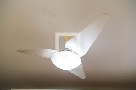 Casa à venda com 110m², 2 quartos e 2 vagas Casa à venda com 110m², 2 quartos e 2 vagasQuarto 2 - Ventilador