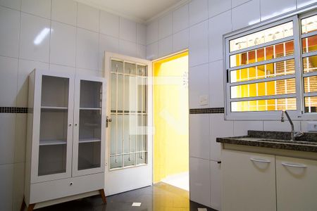 Casa à venda com 110m², 2 quartos e 2 vagas Casa à venda com 110m², 2 quartos e 2 vagasCozinha