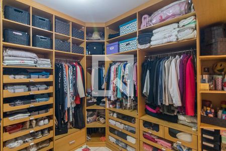 Casa à venda com 251m², 3 quartos e 5 vagas Casa à venda com 251m², 3 quartos e 5 vagasCloset da Suite