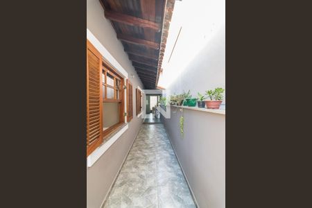 Casa à venda com 251m², 3 quartos e 5 vagas Casa à venda com 251m², 3 quartos e 5 vagasCorredor