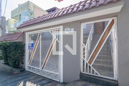 Casa à venda com 251m², 3 quartos e 5 vagas Casa à venda com 251m², 3 quartos e 5 vagasFachada