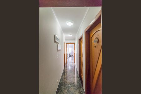 Casa à venda com 251m², 3 quartos e 5 vagas Casa à venda com 251m², 3 quartos e 5 vagasCorredor