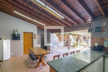 Casa à venda com 251m², 3 quartos e 5 vagas Casa à venda com 251m², 3 quartos e 5 vagasÁrea da Churrasqueira