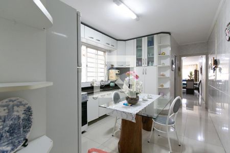 Casa à venda com 149m², 3 quartos e 2 vagasCozinha 