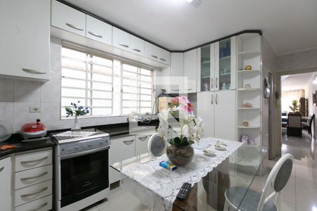 Casa à venda com 149m², 3 quartos e 2 vagasCozinha 