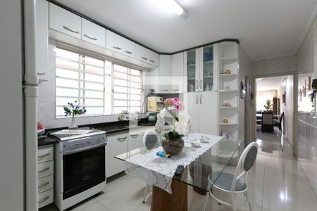 Casa à venda com 149m², 3 quartos e 2 vagasCozinha 