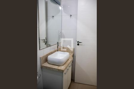 Apartamento para alugar com 73m², 3 quartos e 2 vagas Apartamento para alugar com 73m², 3 quartos e 2 vagasBanheiro 2