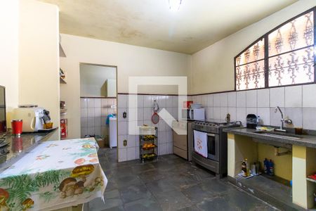 Casa para alugar com 380m², 3 quartos e 5 vagasCozinha