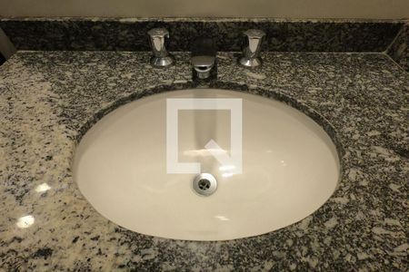 Apartamento à venda com 142m², 3 quartos e 2 vagasBanheiro da Suíte 2