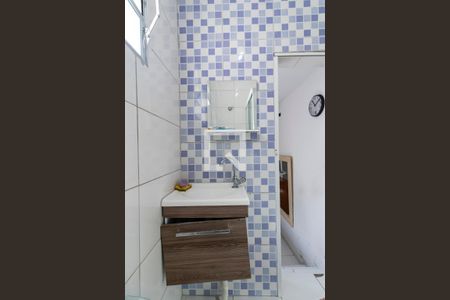 Casa à venda com 210m², 4 quartos e 3 vagas Casa à venda com 210m², 4 quartos e 3 vagas1o. Andar - Banheiro da Suíte 1