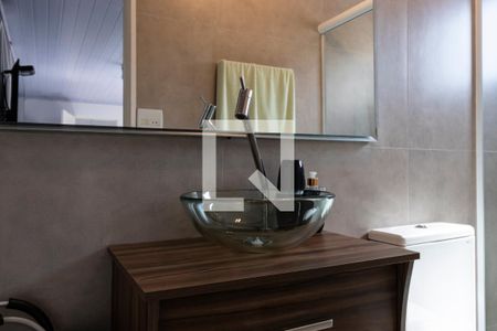 Casa à venda com 210m², 4 quartos e 3 vagas Casa à venda com 210m², 4 quartos e 3 vagas2o. Andar - Banheiro da Suíte 2