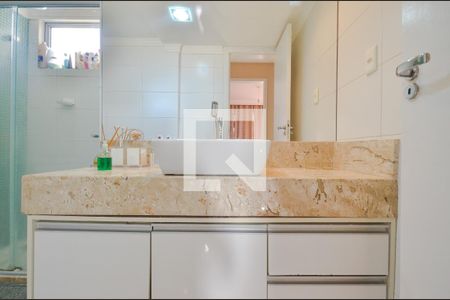 Apartamento para alugar com 90m², 2 quartos e 1 vaga Apartamento para alugar com 90m², 2 quartos e 1 vagaBanheiro Corredor