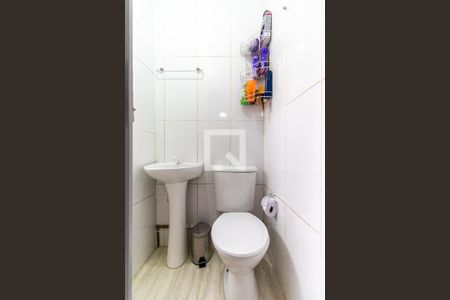 Casa à venda com 198m², 5 quartos e 2 vagas Casa à venda com 198m², 5 quartos e 2 vagasBanheiro da Suíte