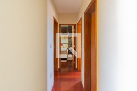 Corredor de apartamento à venda com 3 quartos, 70m² em Vila Anhangüera, Campinas