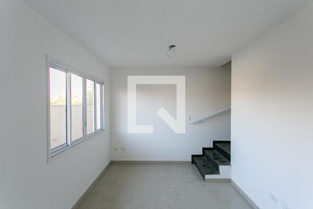 Sala de casa de condomínio para alugar com 2 quartos, 75m² em Penha de França, São Paulo