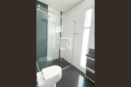 Casa de condomínio à venda com 536m², 4 quartos e 5 vagasBanheiro da Suíte 3