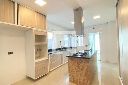 Casa de condomínio à venda com 536m², 4 quartos e 5 vagasCozinha