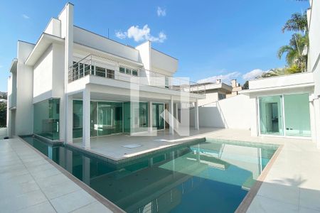 Casa de condomínio à venda com 536m², 4 quartos e 5 vagasPiscina
