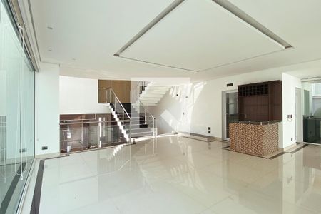 Sala de casa de condomínio à venda com 4 quartos, 536m² em Tamboré, Barueri