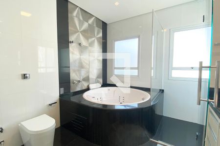 Casa de condomínio à venda com 536m², 4 quartos e 5 vagasBanheiro da Suíte Master