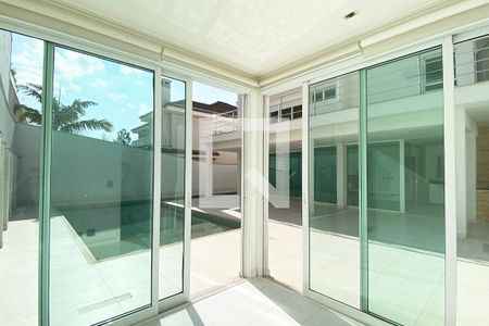 Casa de condomínio à venda com 536m², 4 quartos e 5 vagasÁrea Externa