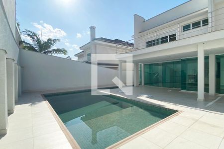 Casa de condomínio à venda com 536m², 4 quartos e 5 vagasPiscina