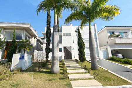 Casa de condomínio à venda com 536m², 4 quartos e 5 vagasFachada