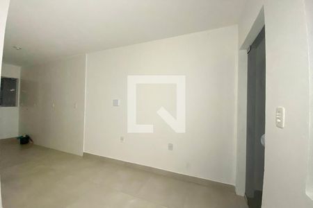 Sala de apartamento para alugar com 1 quarto, 28m² em Santo Afonso, Novo Hamburgo