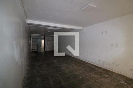 Casa à venda com 200m², 2 quartos e 1 vagaSalão