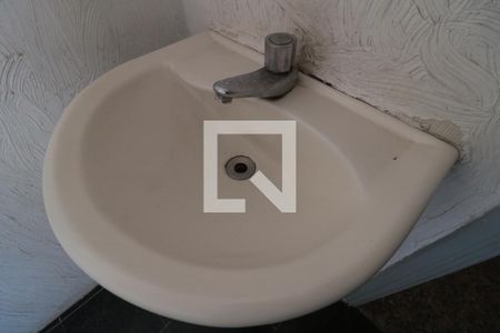 Casa à venda com 200m², 2 quartos e 1 vagaBanheiro de Serviço -pia